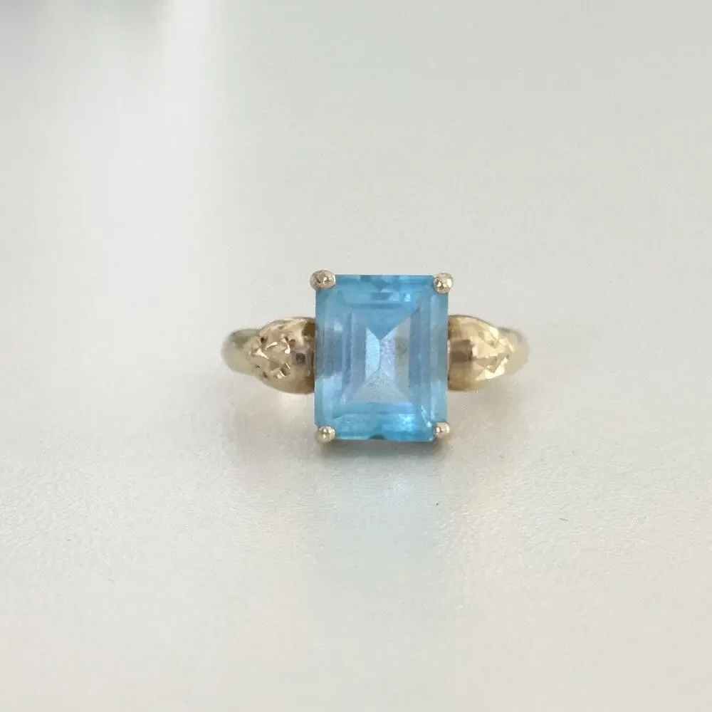 Cyde Duneier Designer 10K Yellow Gold Blue Topaz Emerald Cut Ring Size 6